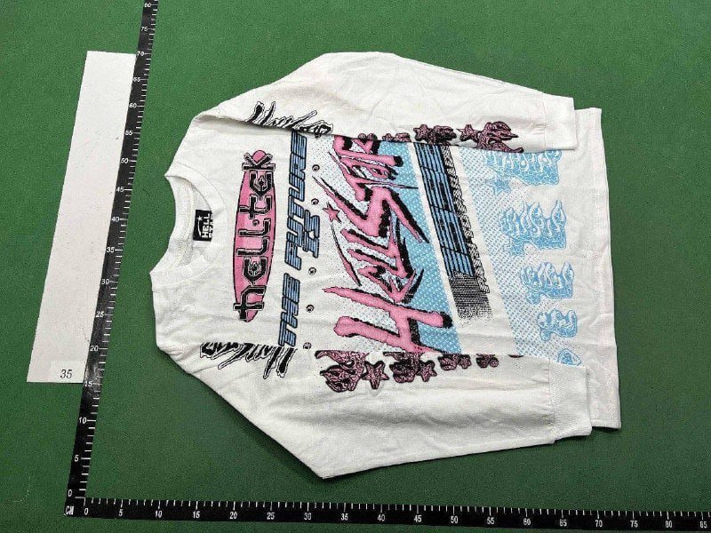 Hellstar sweatshirt    (36 CP)