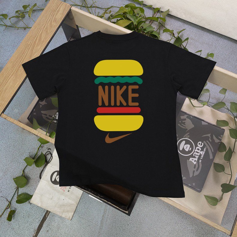 NIKE T-shirt