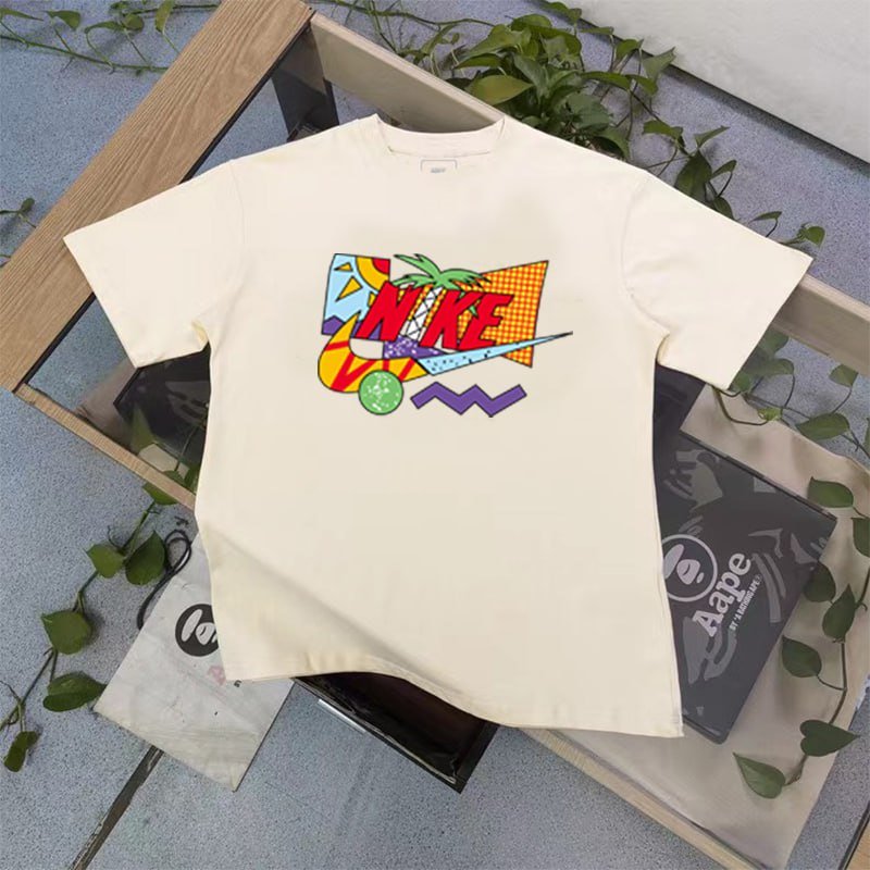 NIKE T-shirt