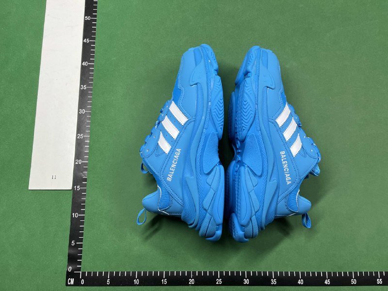 adidas balenciaga triple s