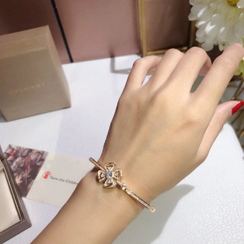 Bvlgari/Qeeln Jewelry