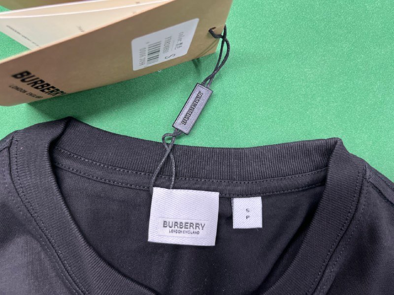 burberry TEE ( 37 + styles)