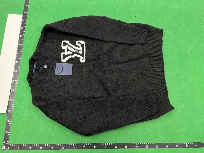 LV sweater