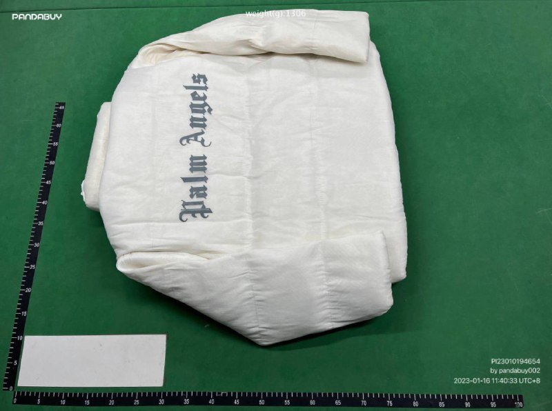 Fashion luminous down jacket                                                                             Price :CNY ¥ 1500.00 ≈ $ 235.11