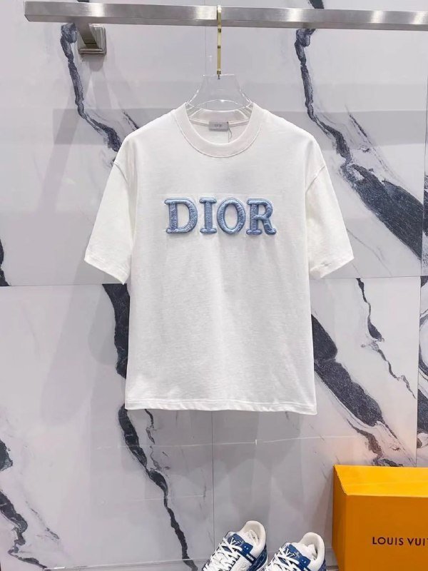 DIOR T-shirt