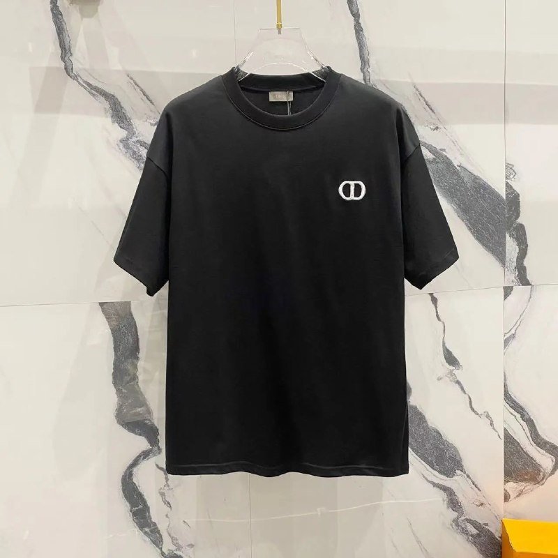 DIOR T-shirt