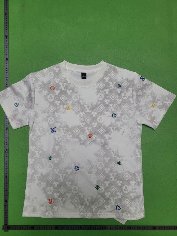 LV   t-shirt
