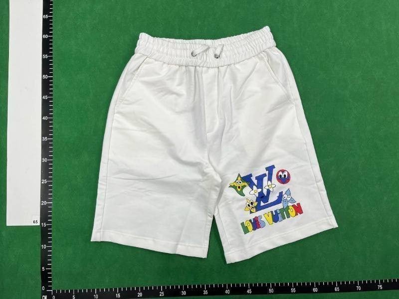 Louis Vuitton shorts (40 CP)